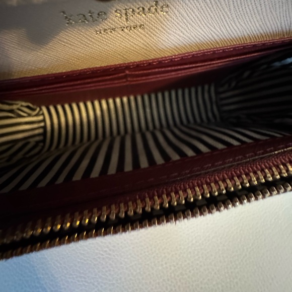 Kate Spade Crossbody in very good preloved condition. - Picture 7 of 7